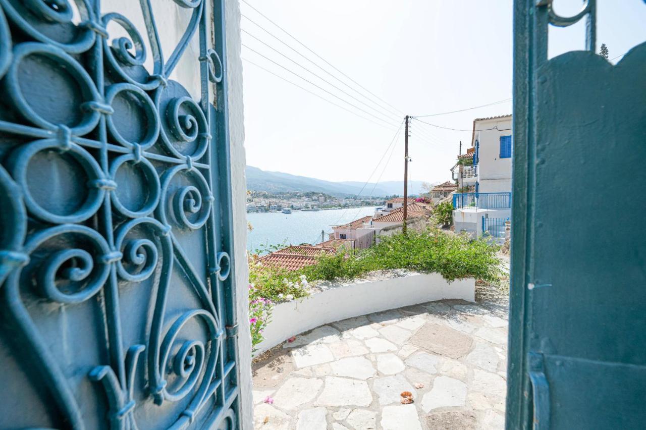 Traditional House Under The Clock Tower With Sweet View Poros Town Exterior foto
