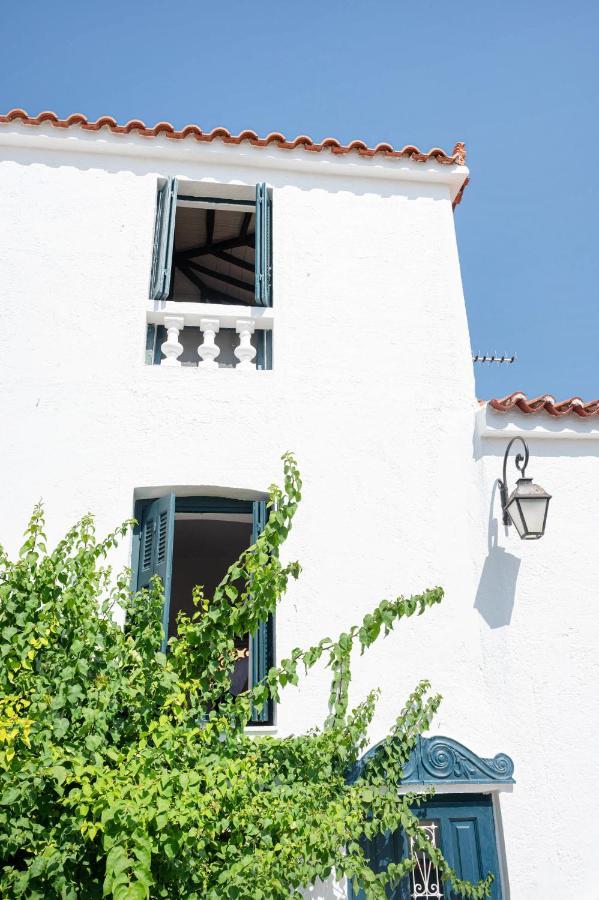 Traditional House Under The Clock Tower With Sweet View Poros Town Exterior foto