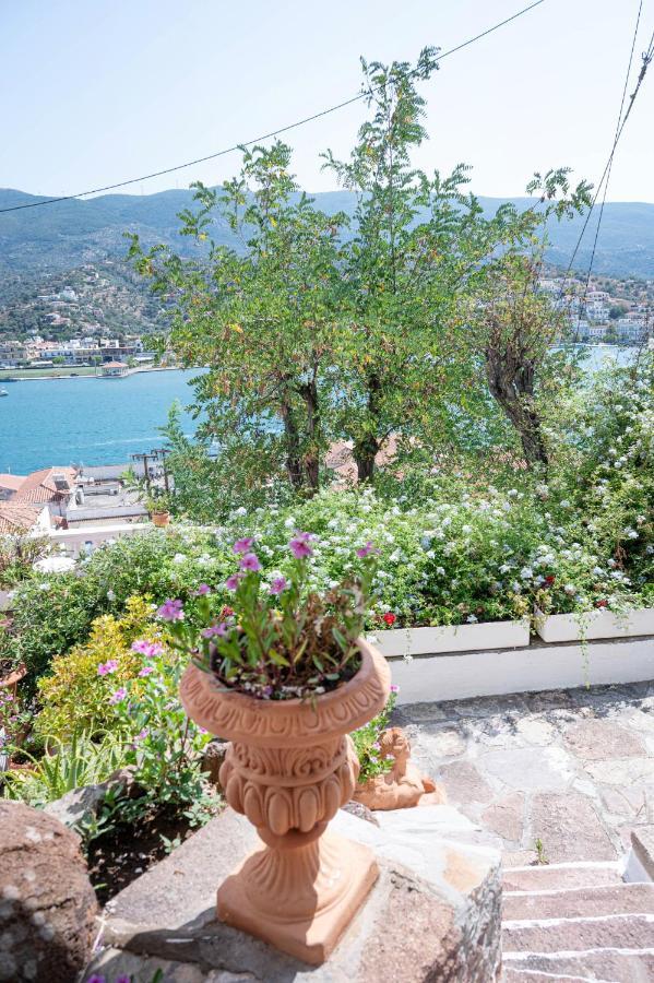 Traditional House Under The Clock Tower With Sweet View Poros Town Exterior foto